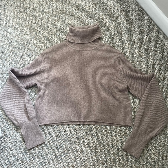 Reformation Luisa Cropped Cashmere Sweater - Picture 3 of 6